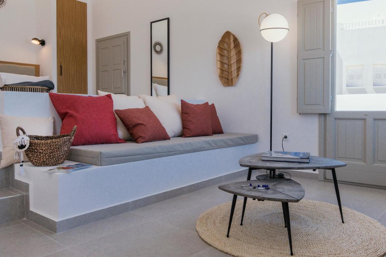 Symphony Suites Santorini Pýrgos Exteriör bild