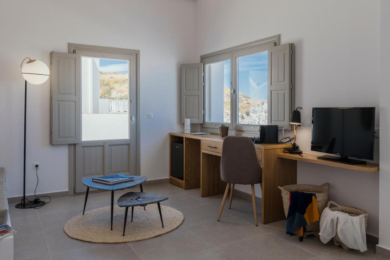 Symphony Suites Santorini Pýrgos Exteriör bild