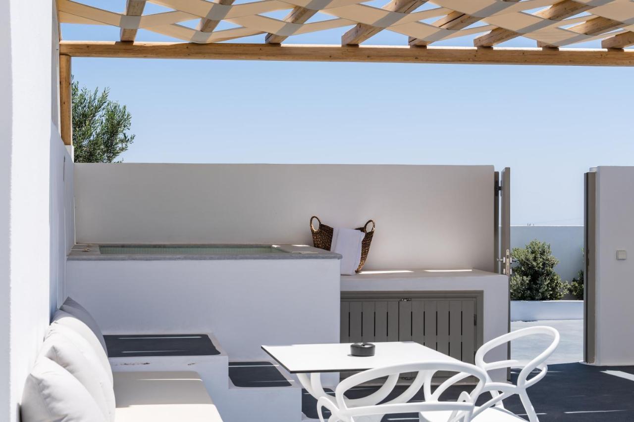Symphony Suites Santorini Pýrgos Exteriör bild
